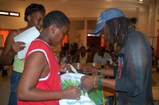 Distributions scolaires à St-Anne